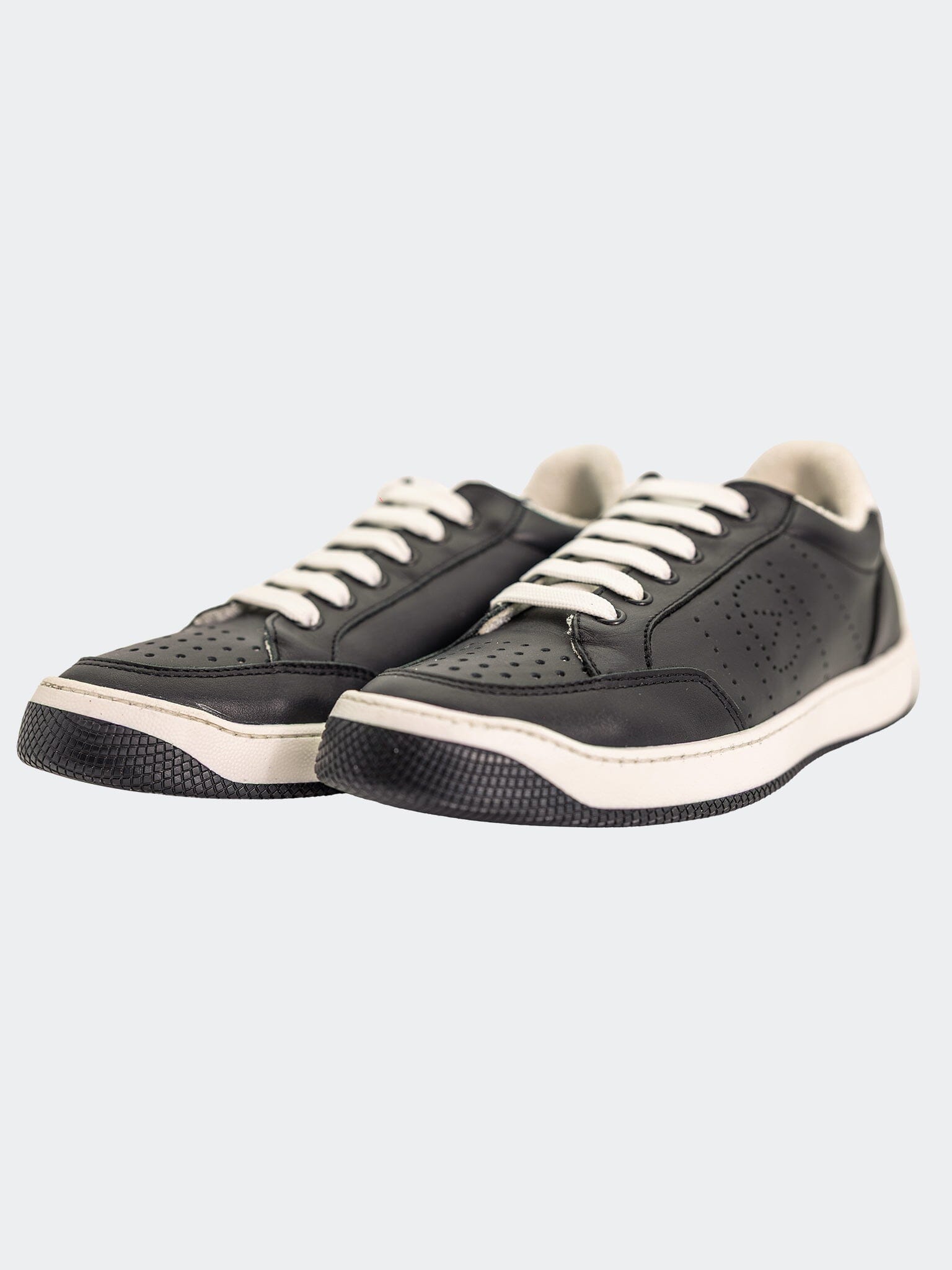 Shoe Casual PerforeBlack