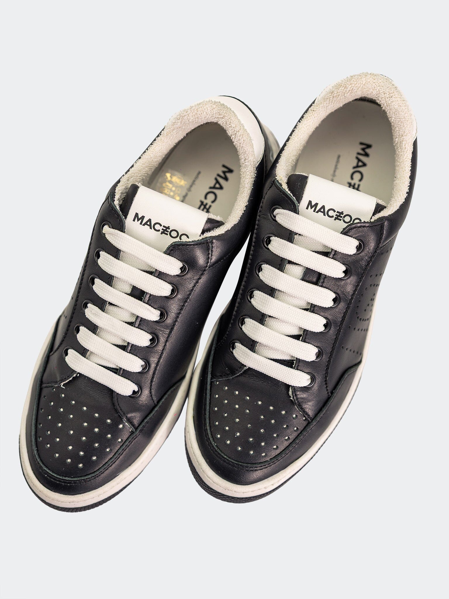 Shoe Casual PerforeBlack