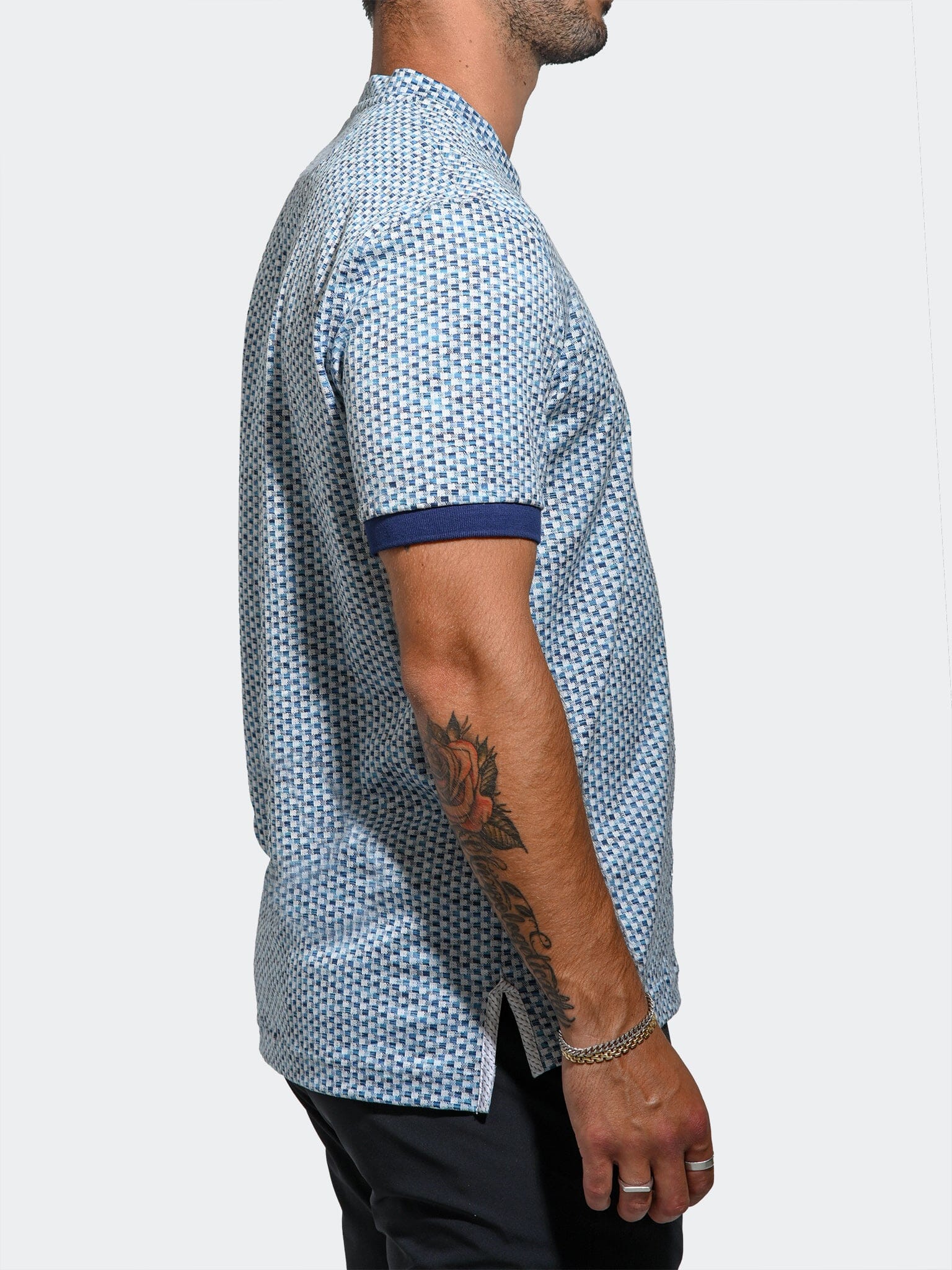 Vivaldi Cubic Blue V-Neck Tee