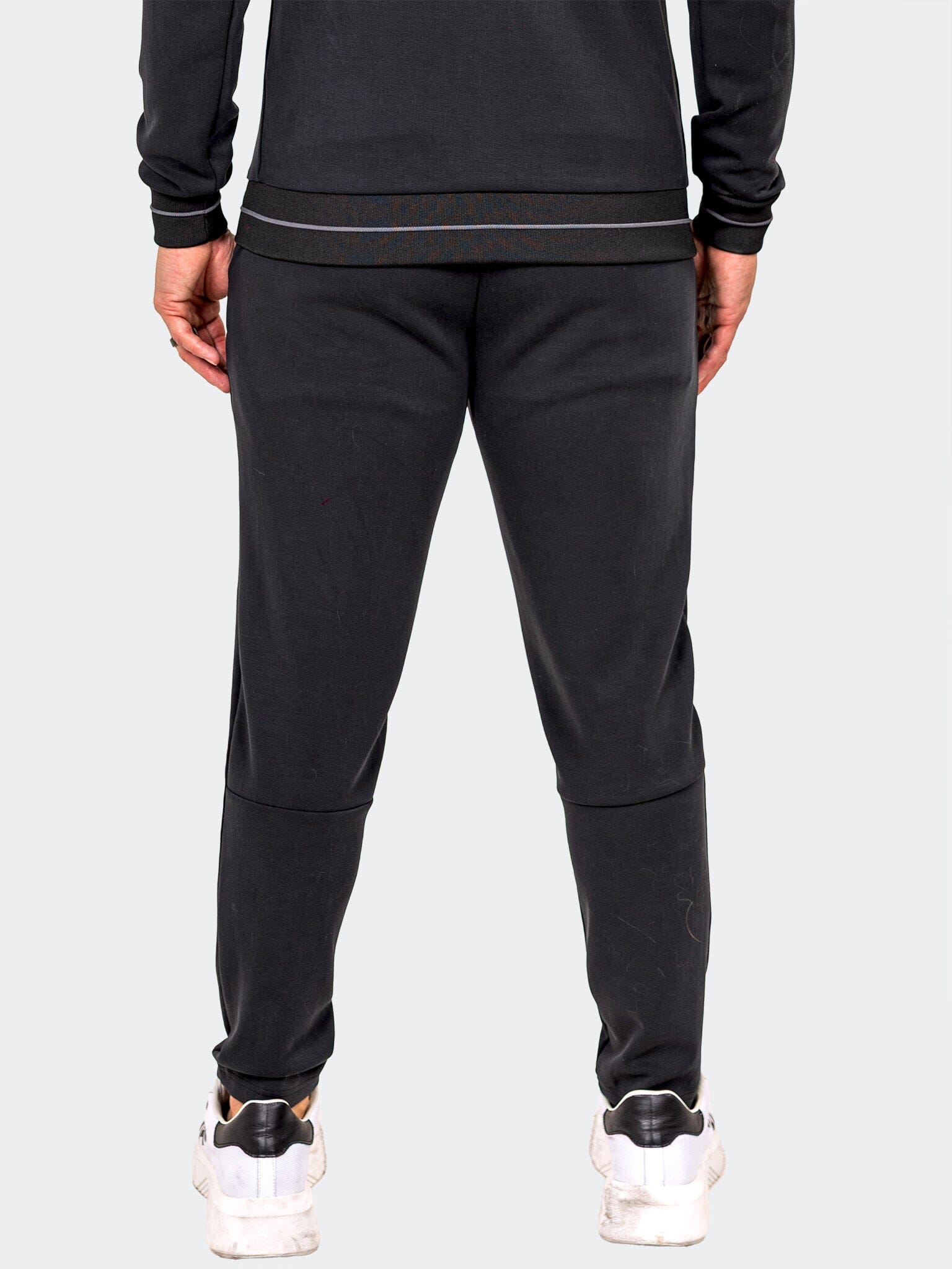 Marthyr Black Jogger