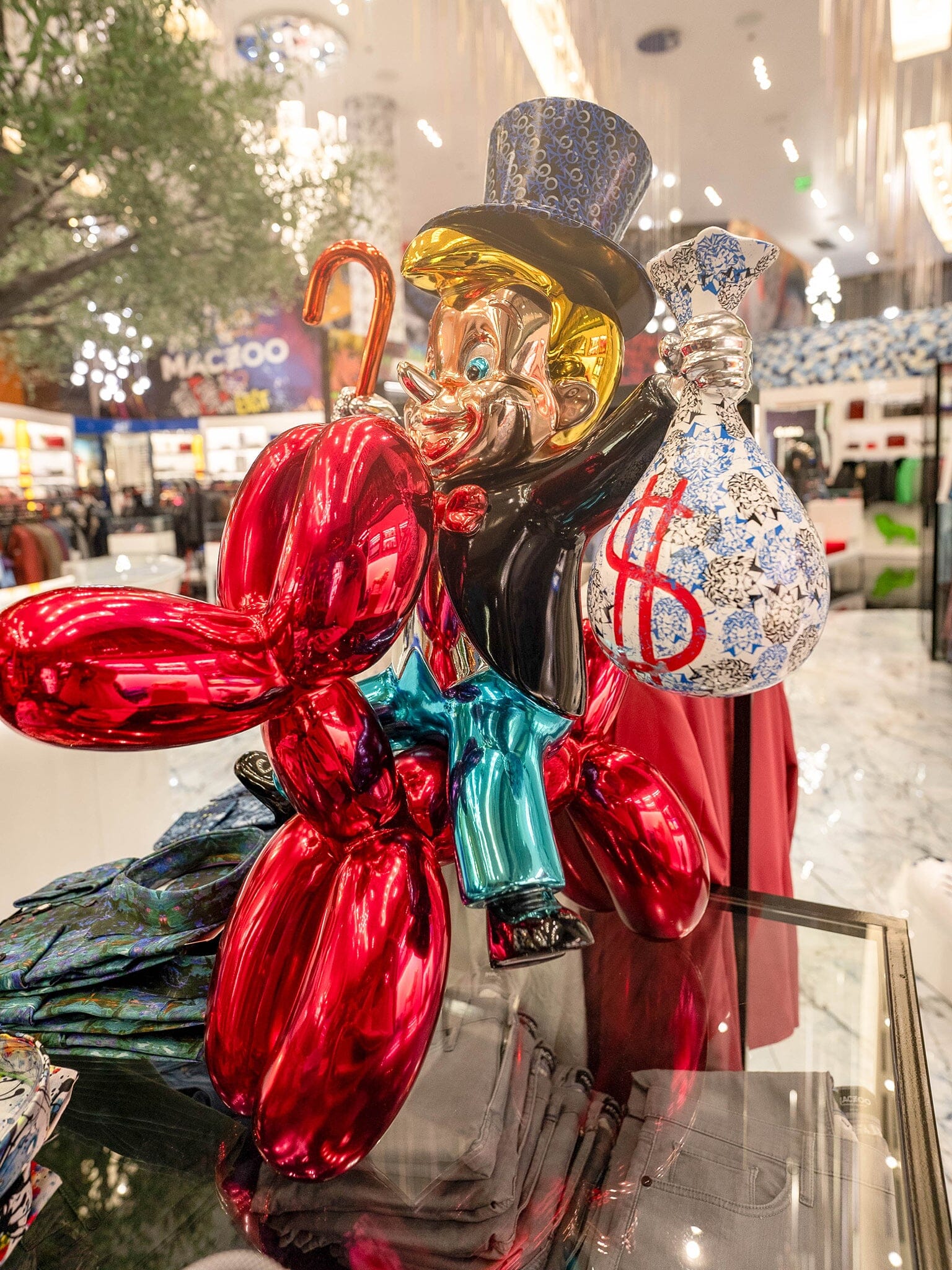 Statue Rich Hobo Clown