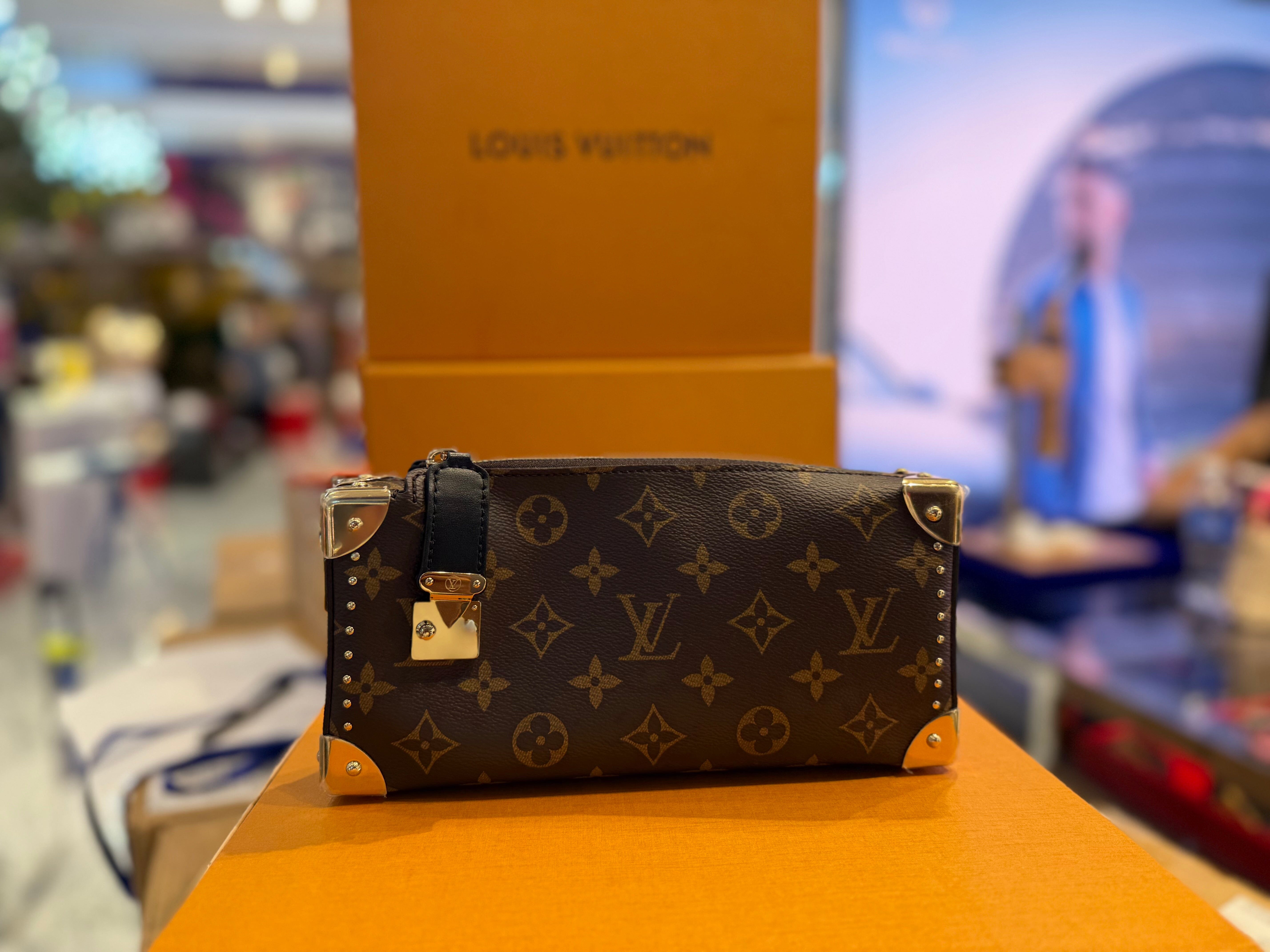 Bag Leather LV SlimTrunk One Size