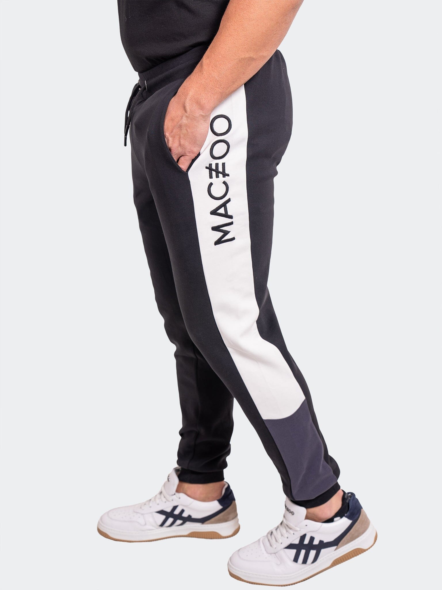 Jogger Resistance0054 Black