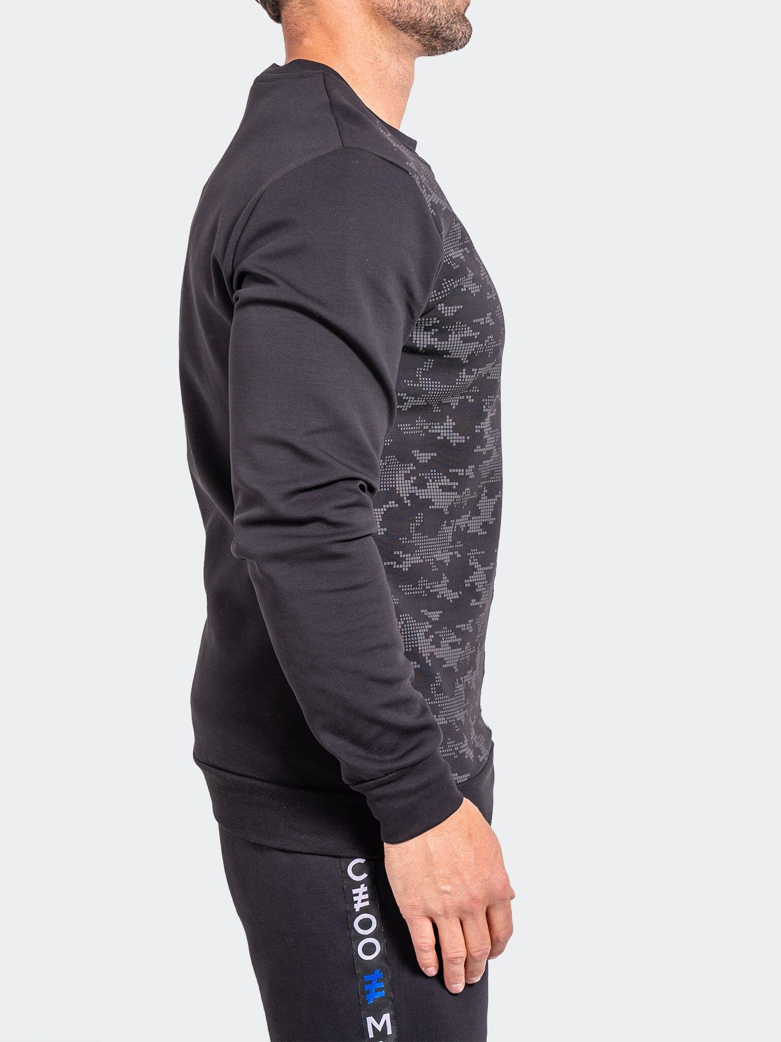 Sweater CEO Black