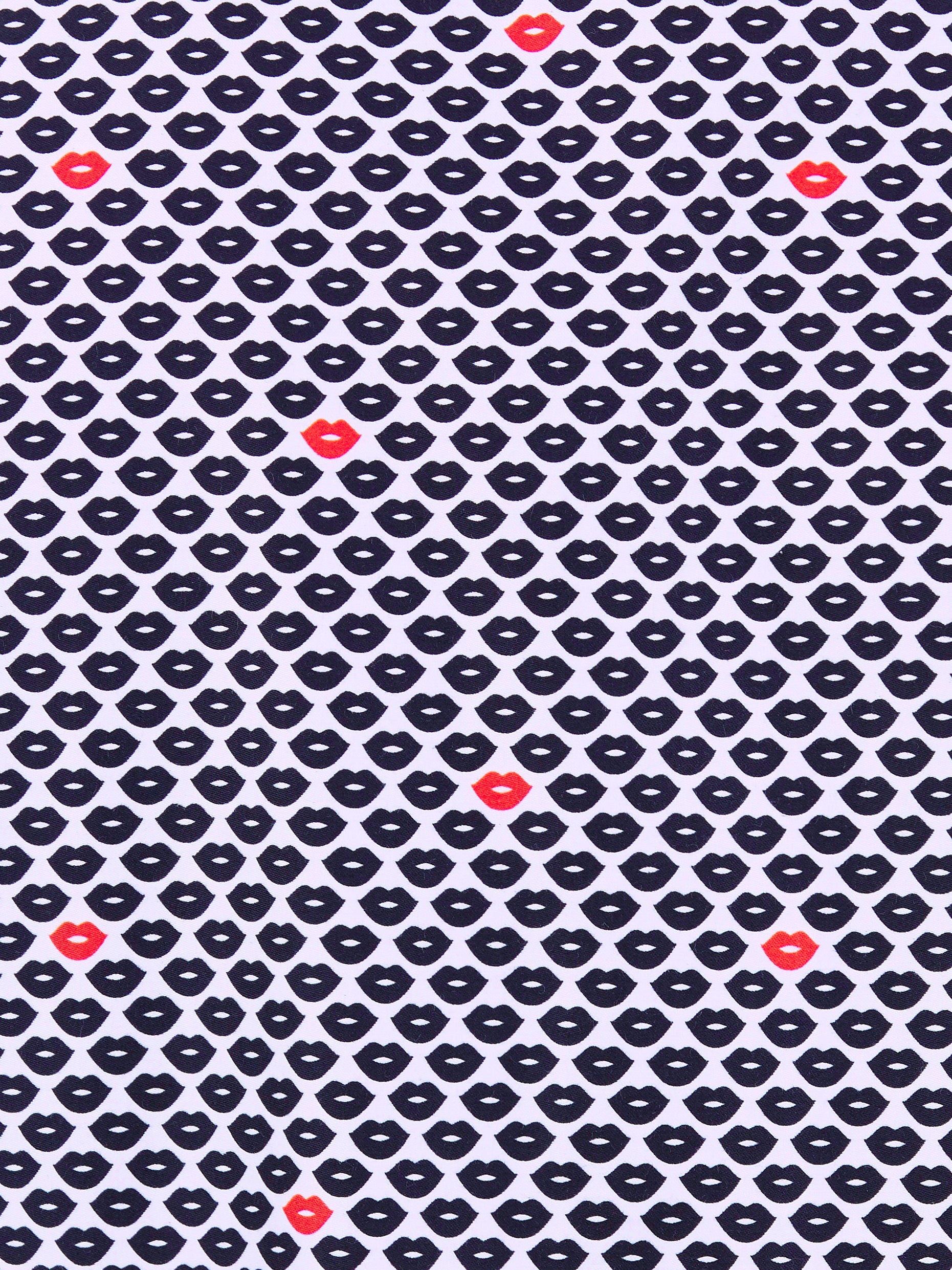 Fibonacci Blacklips Black