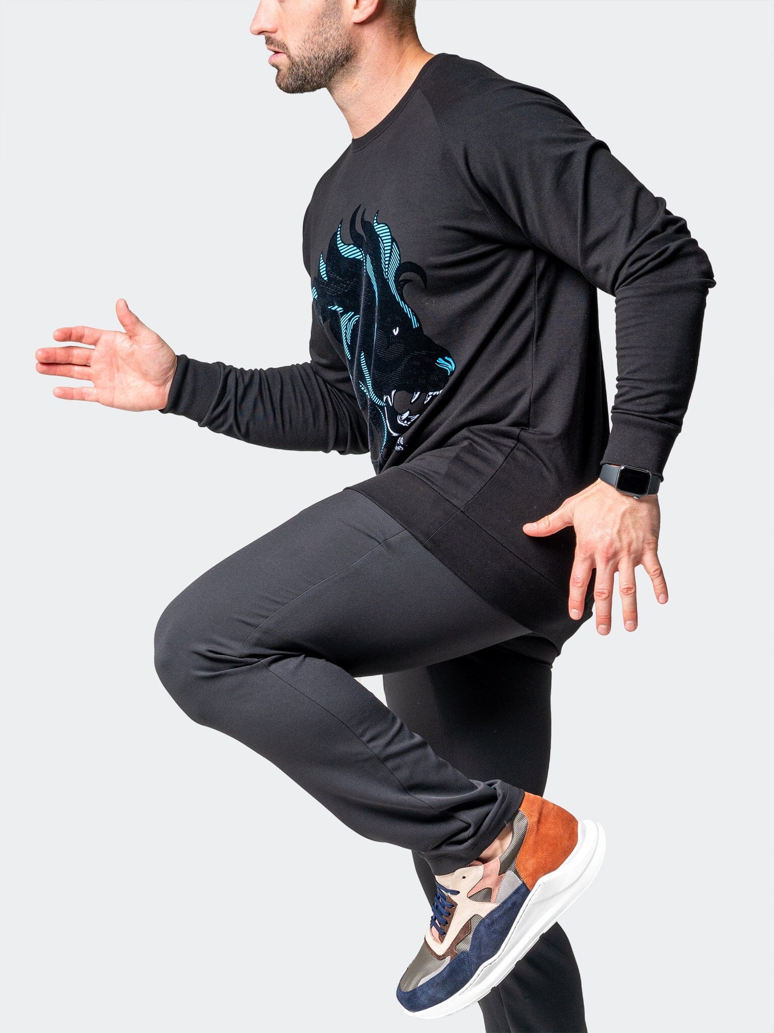WakeUp Black Sweater