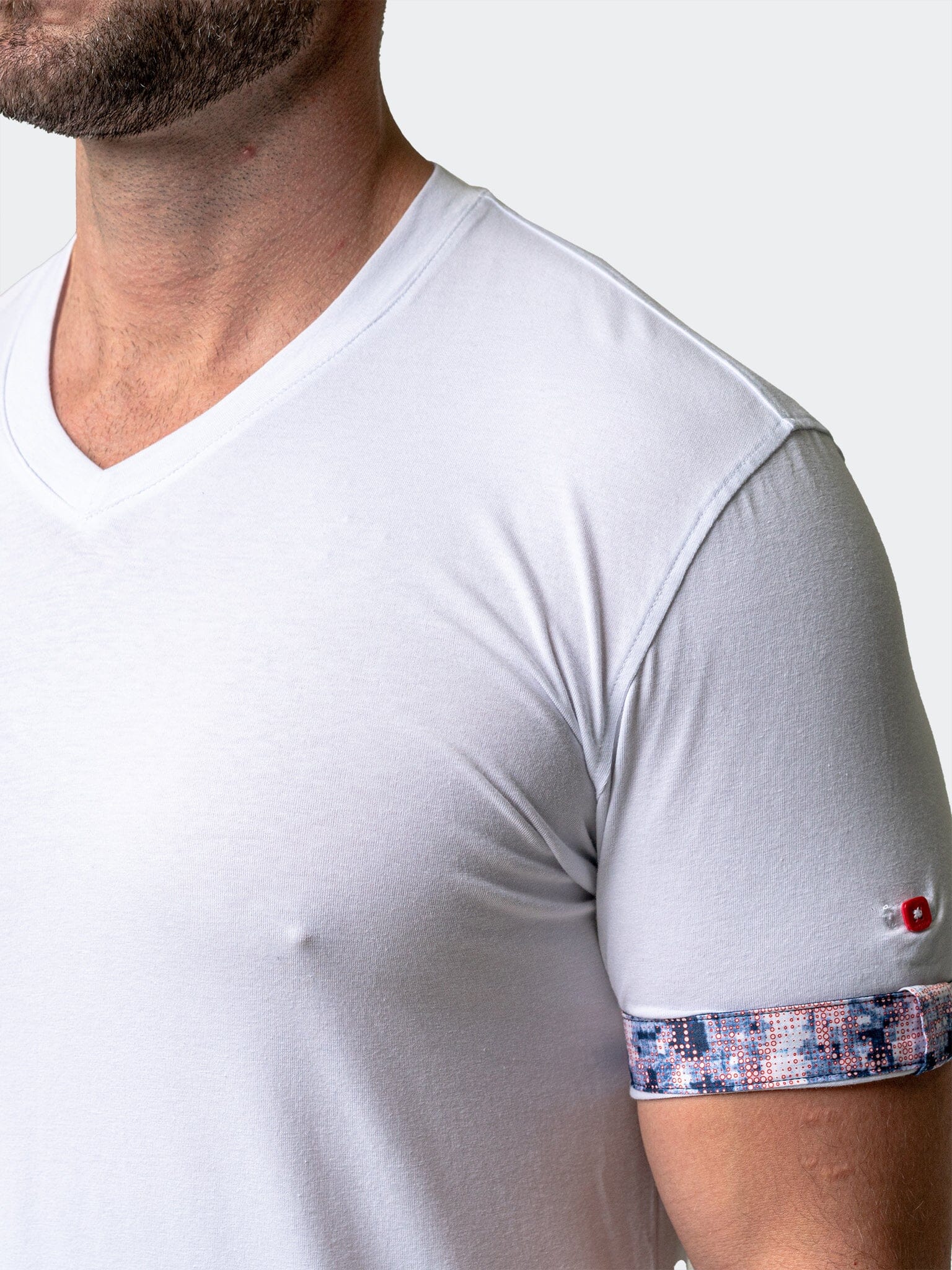 Vivaldi Solid Game White V-Neck