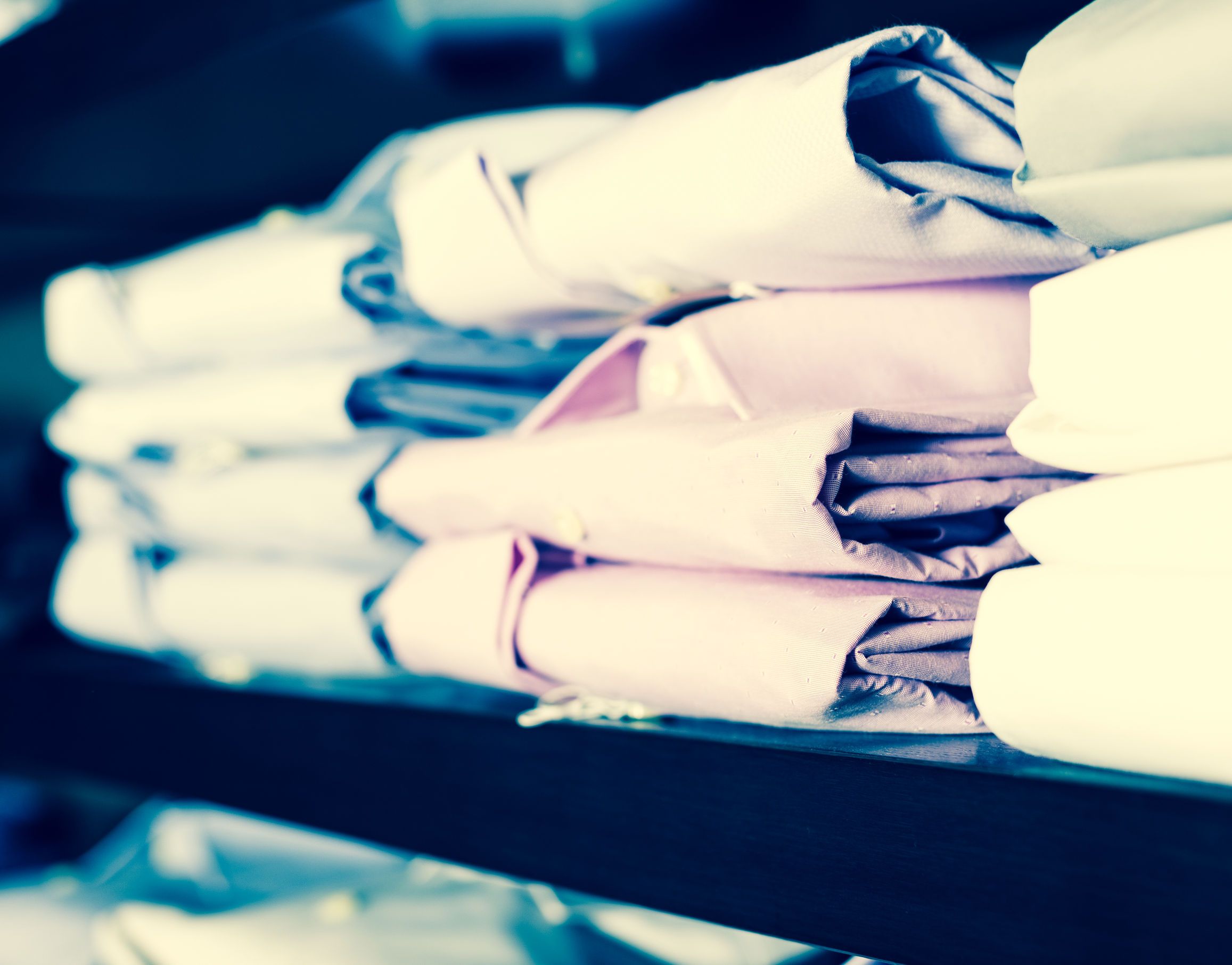 How to Wear Men's Dress Shirts the Right Way