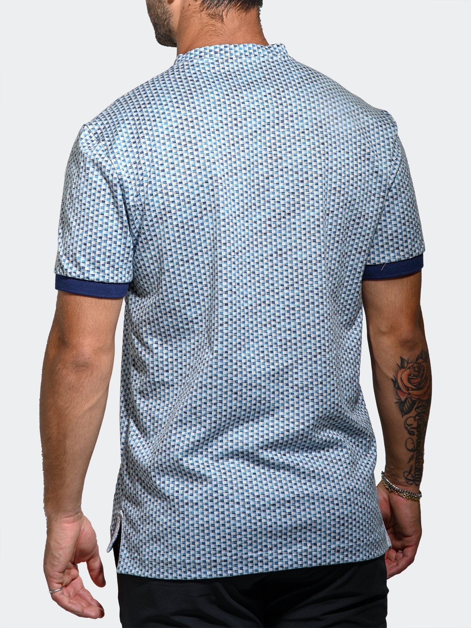 Vivaldi Cubic Blue V-Neck Tee