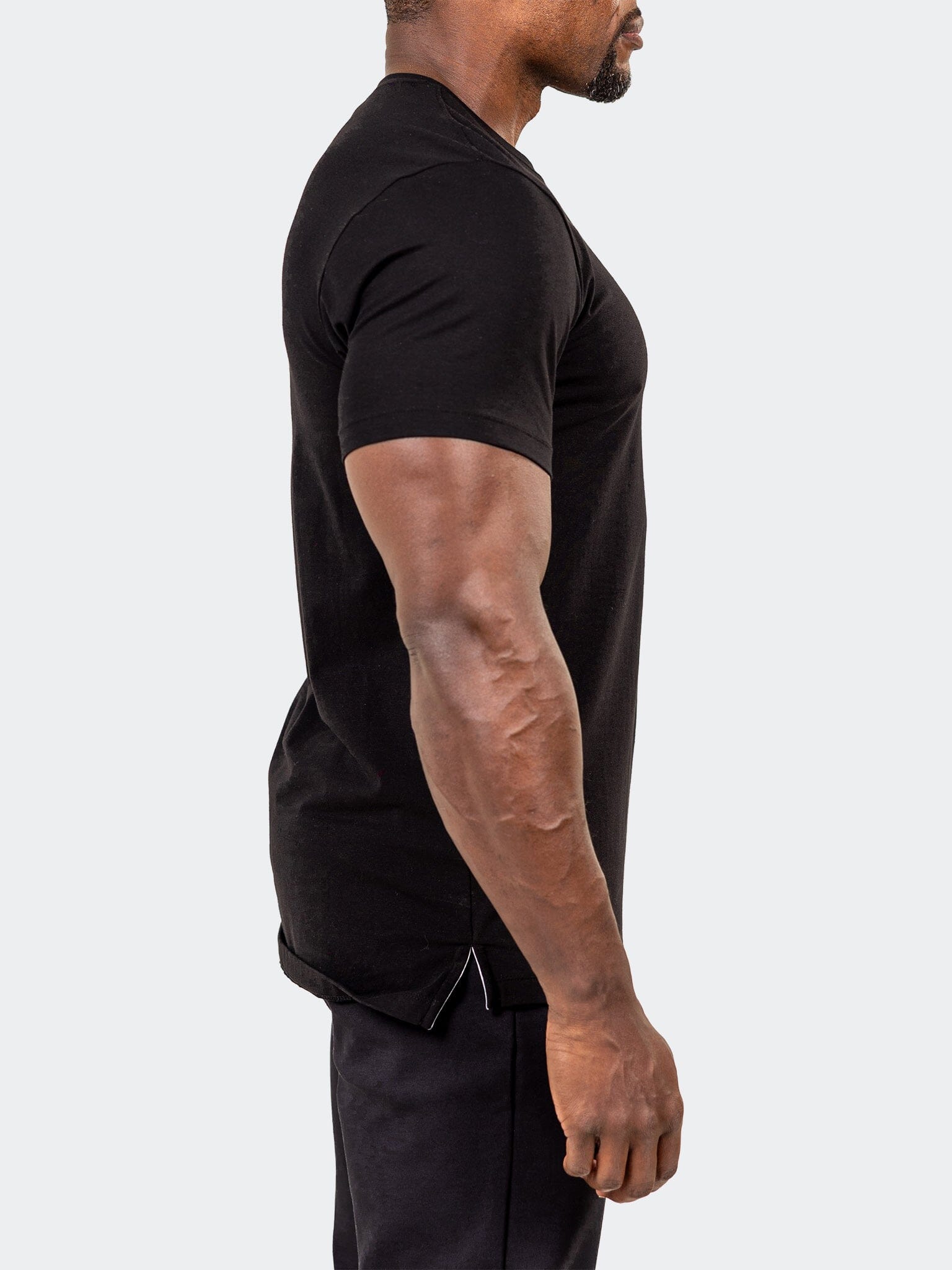 Tee Resistance74 Black
