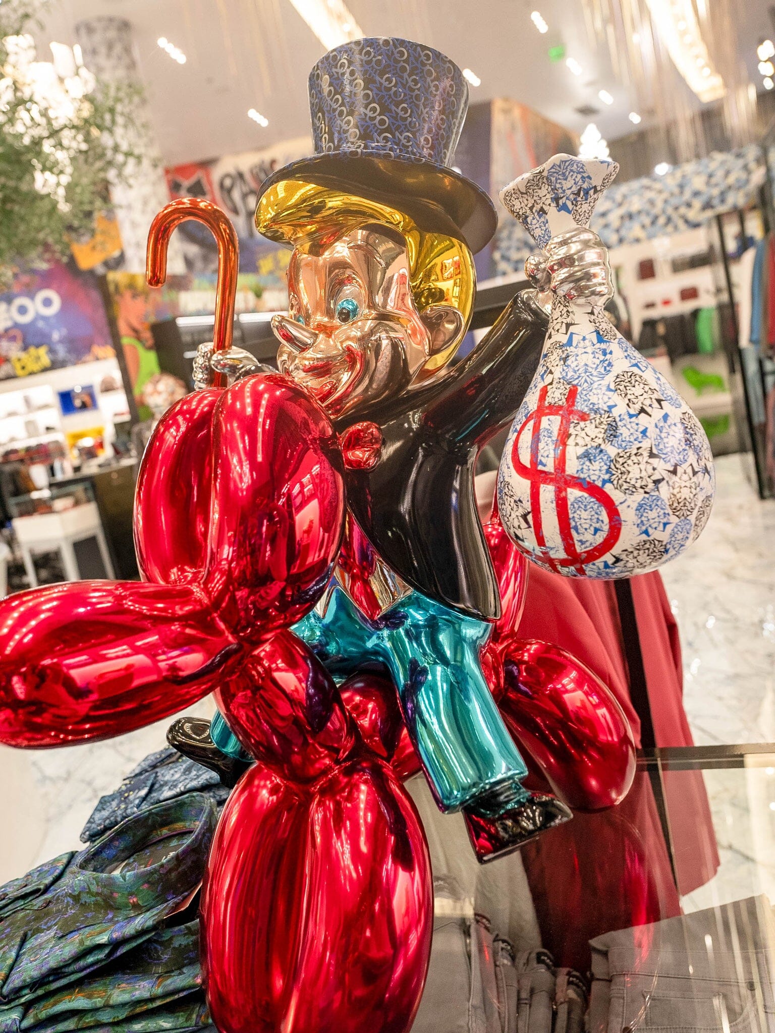 Statue Rich Hobo Clown