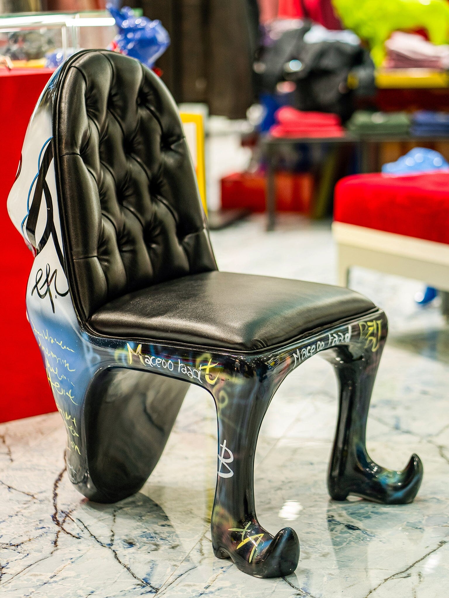 Statue Blue Man Chair