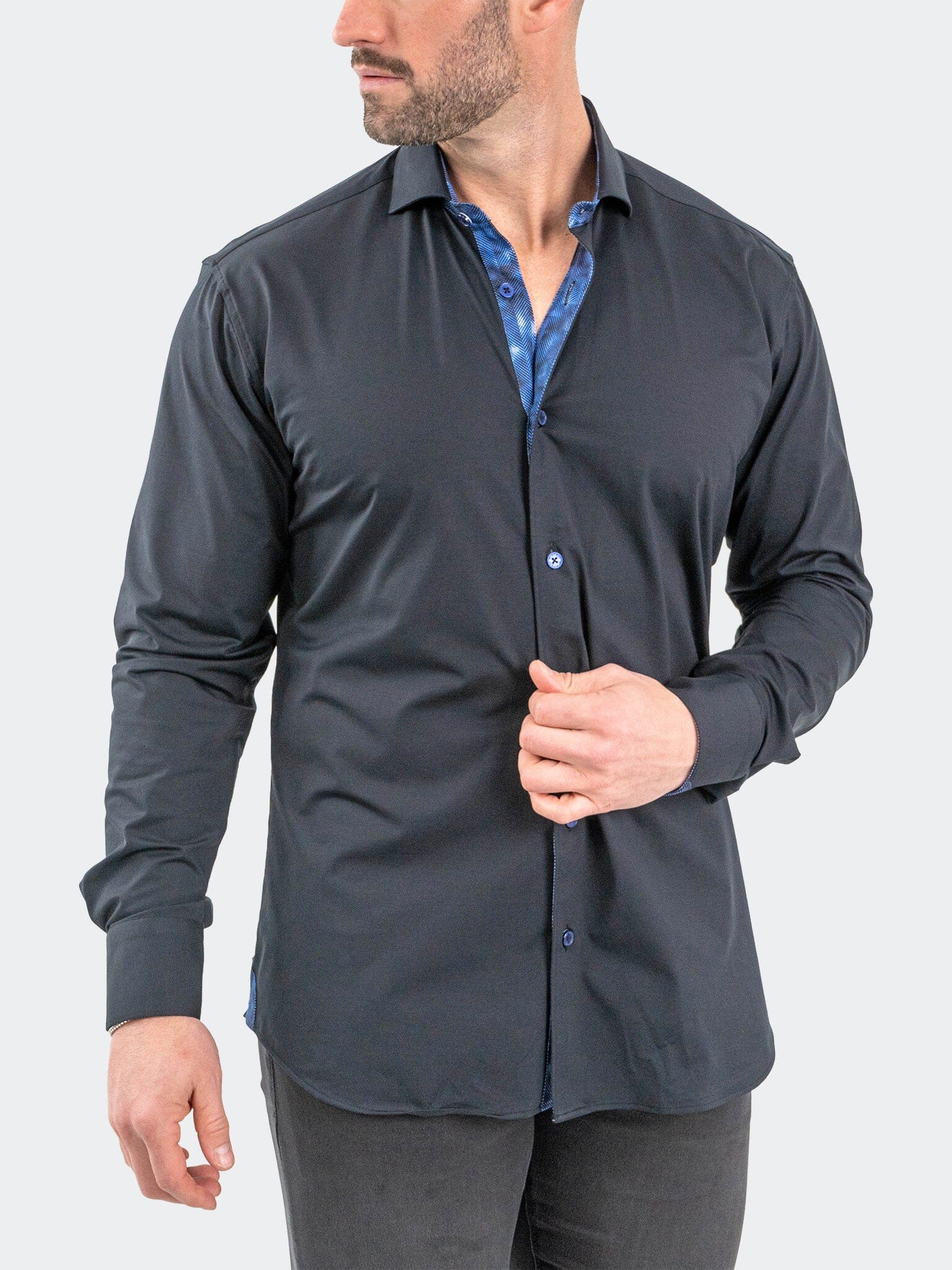 Eins Stretch Solid Black Shirt