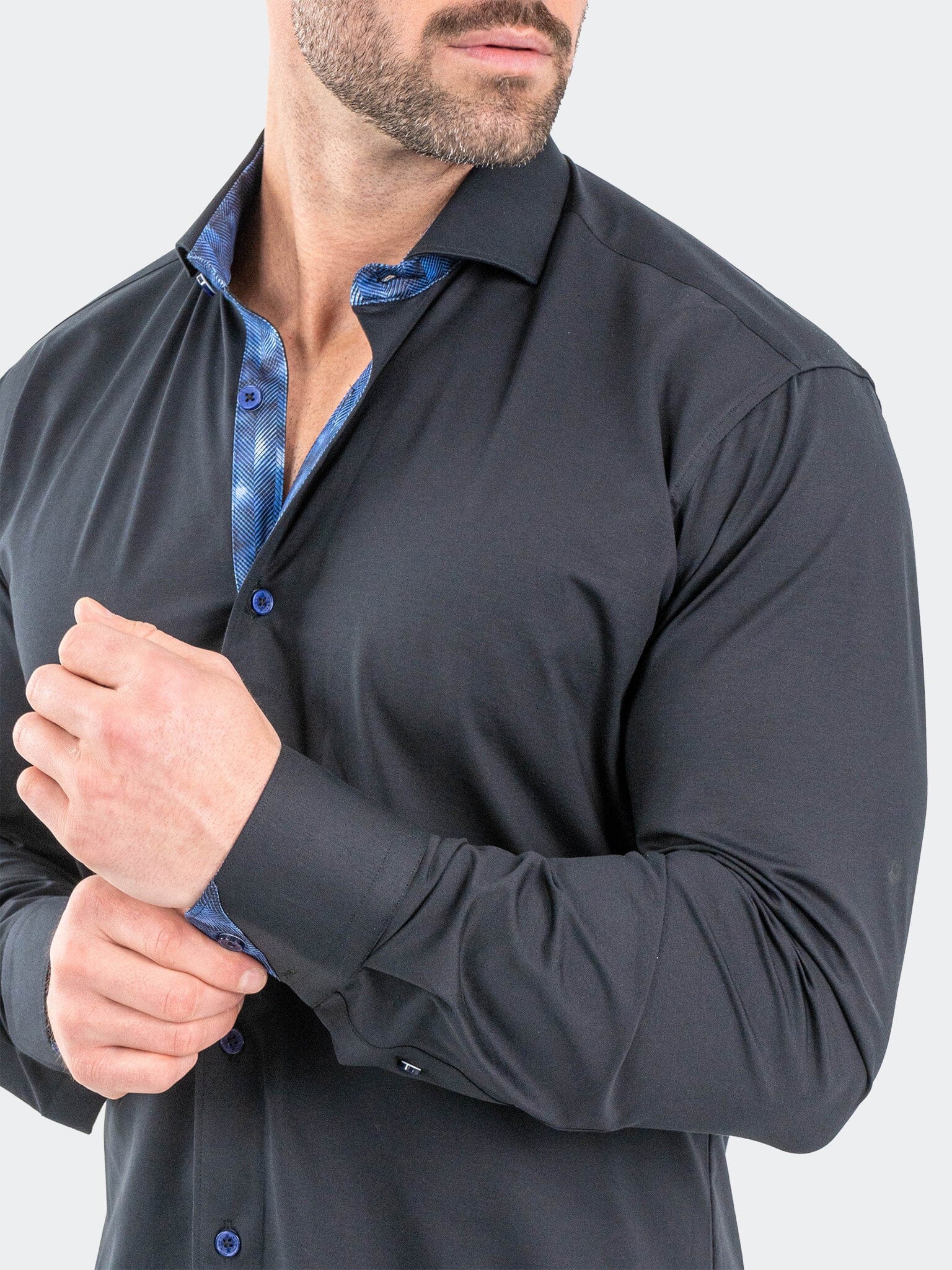 Eins Stretch Solid Black Shirt
