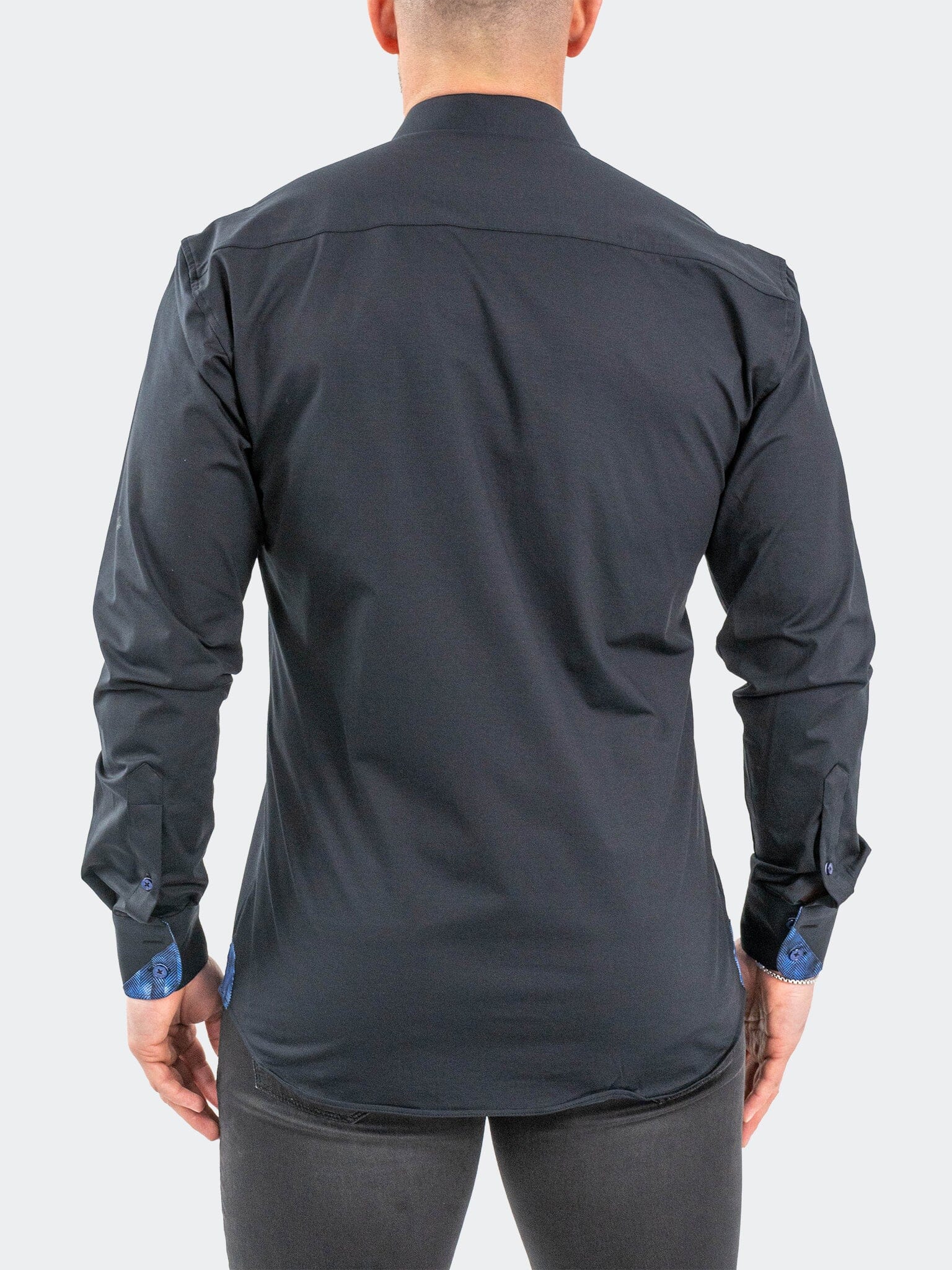 Eins Stretch Solid Black Shirt