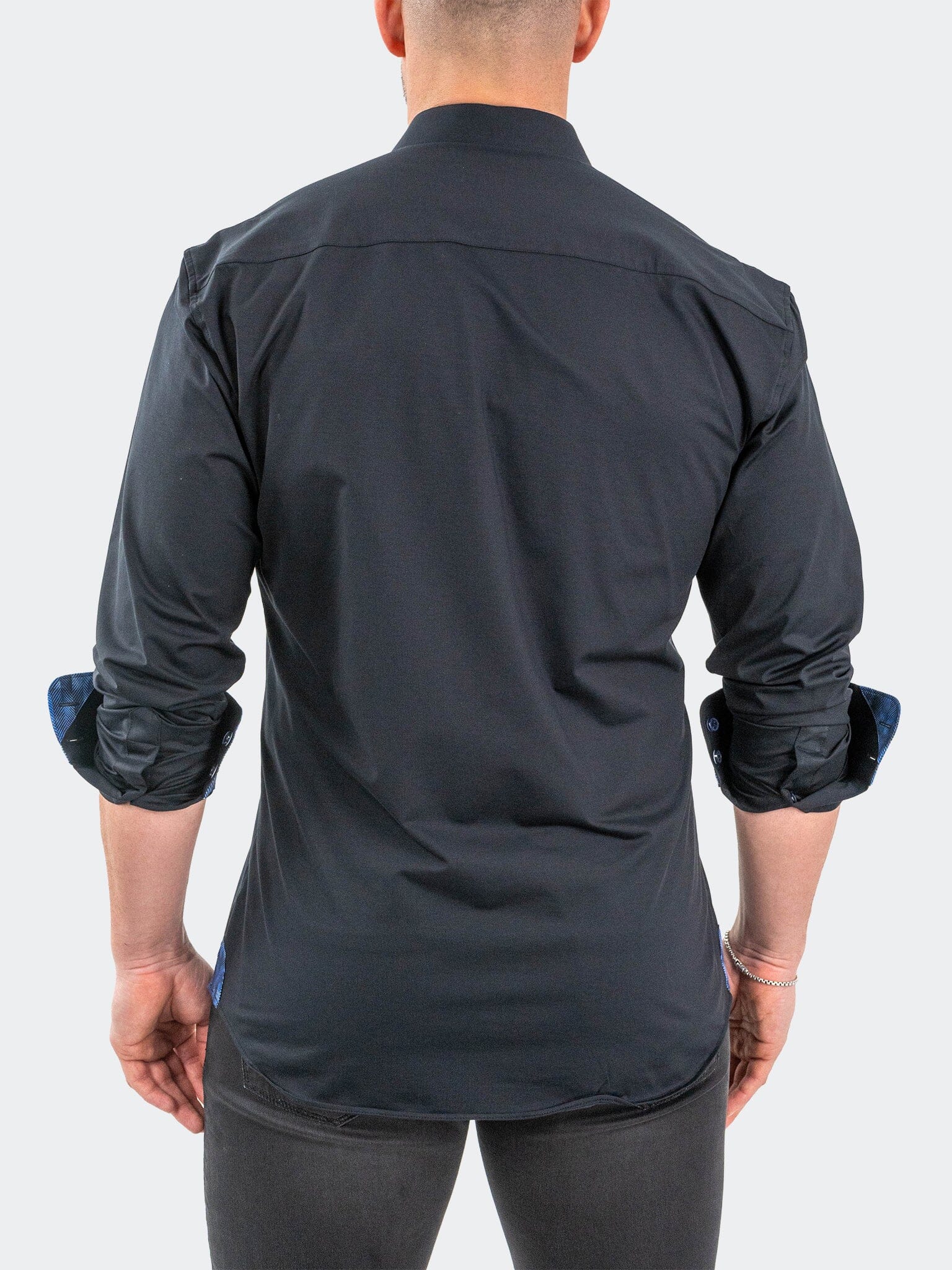 Eins Stretch Solid Black Shirt
