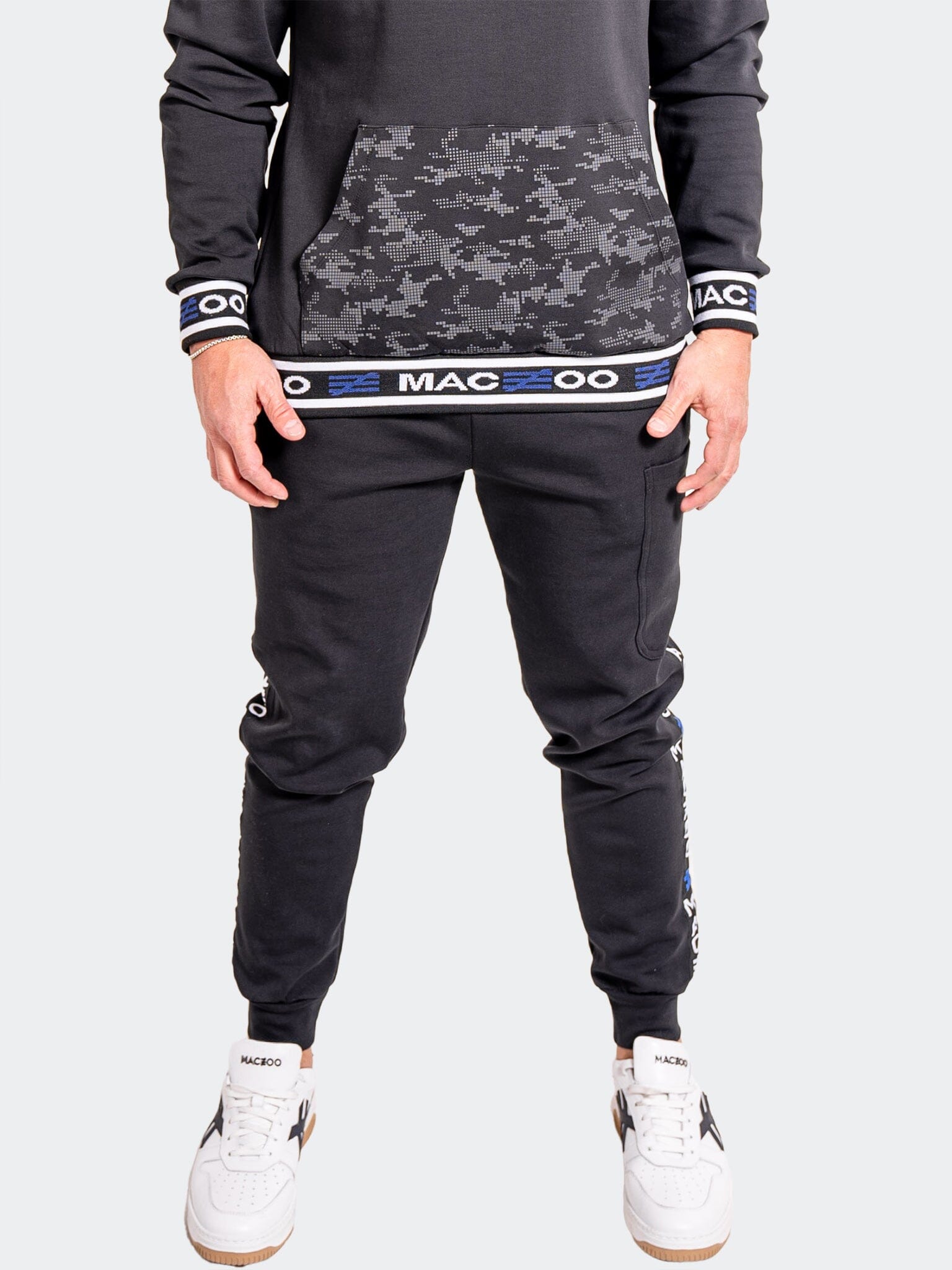 Jogger CEO Black