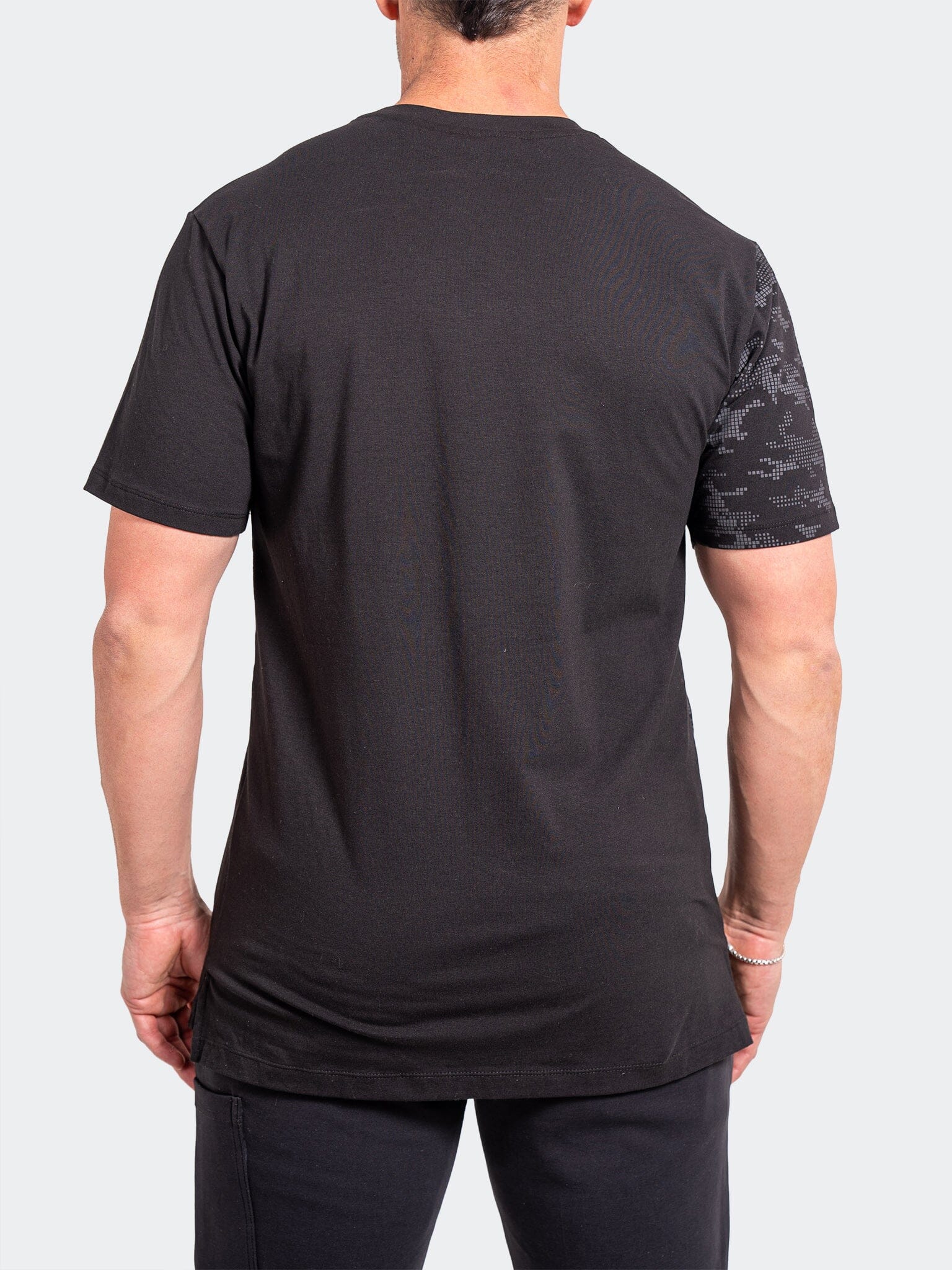 Tee CEO Black