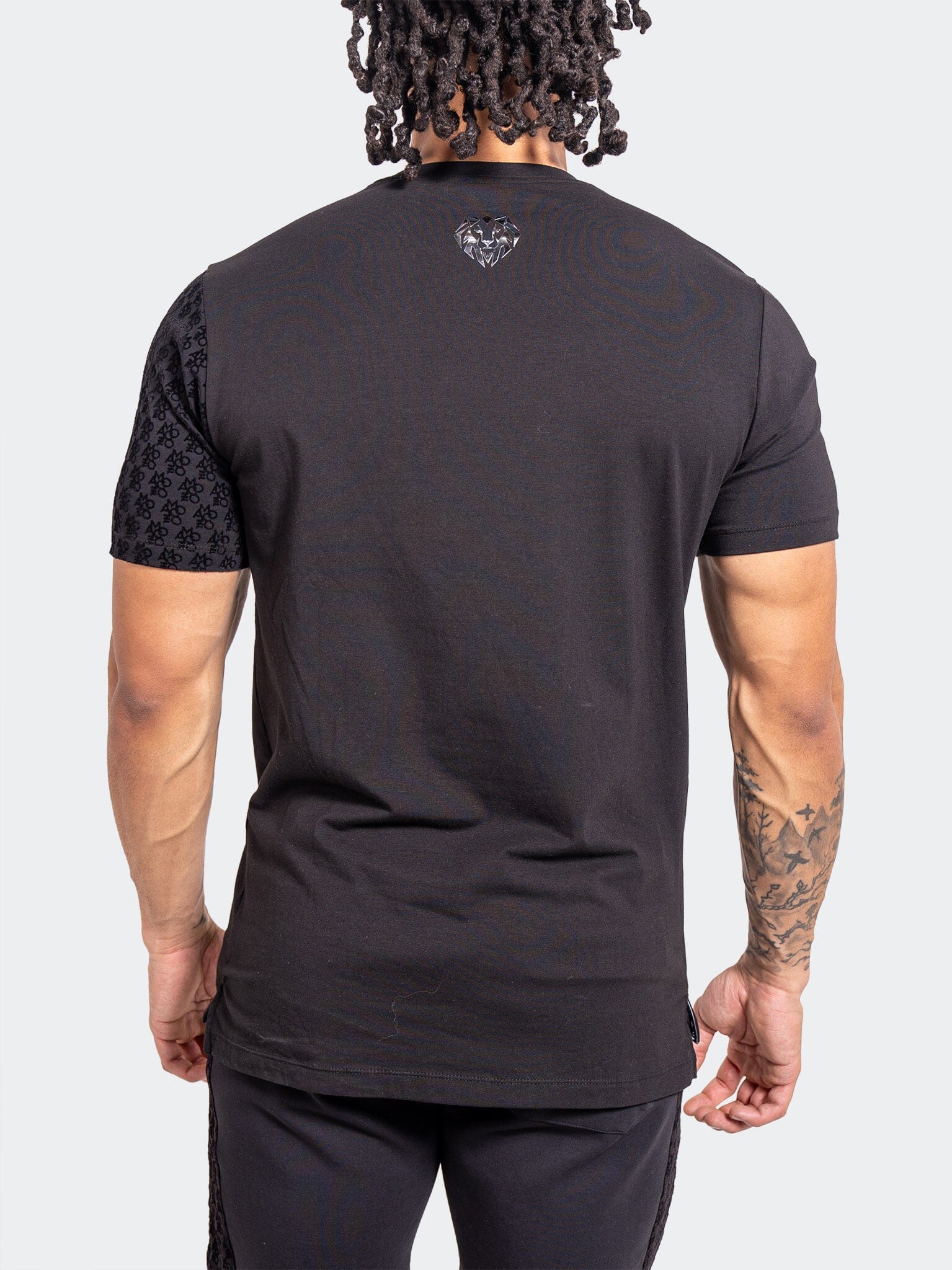 Tee Resistance74 Black