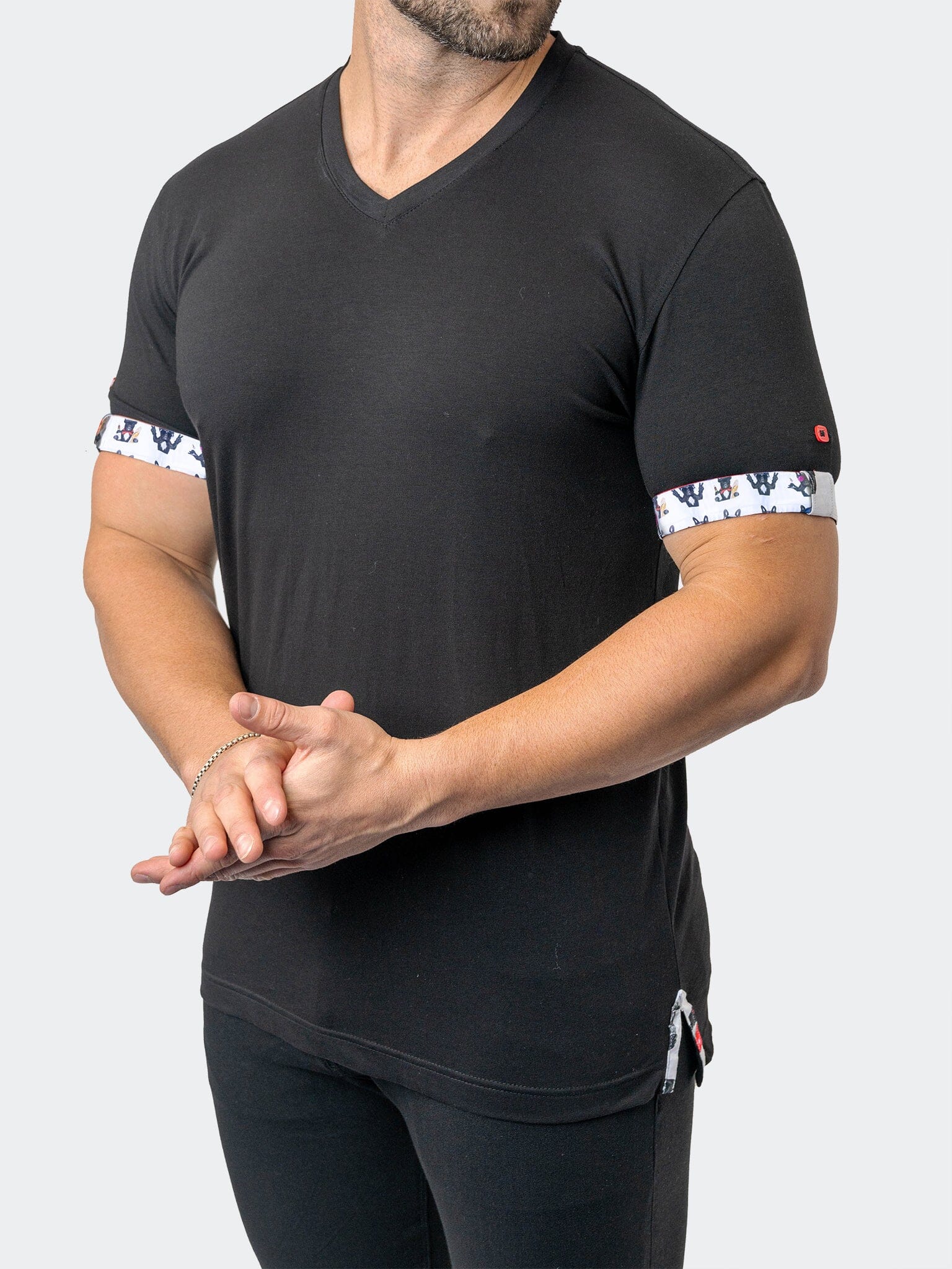 Vivaldi Solid Black V-Neck Tee
