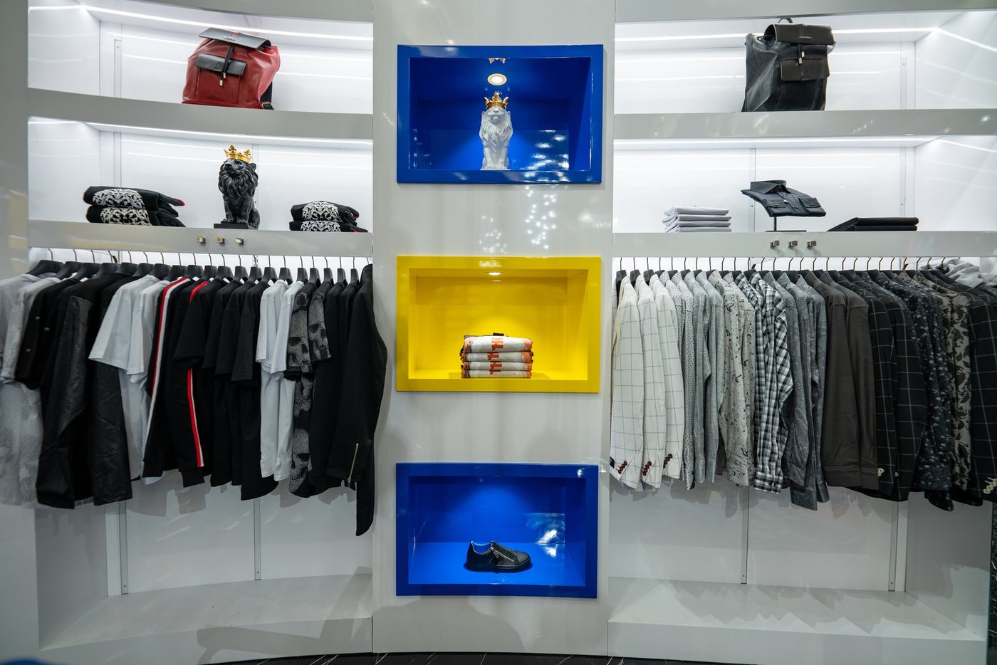 MACEOO boutique interior view 5