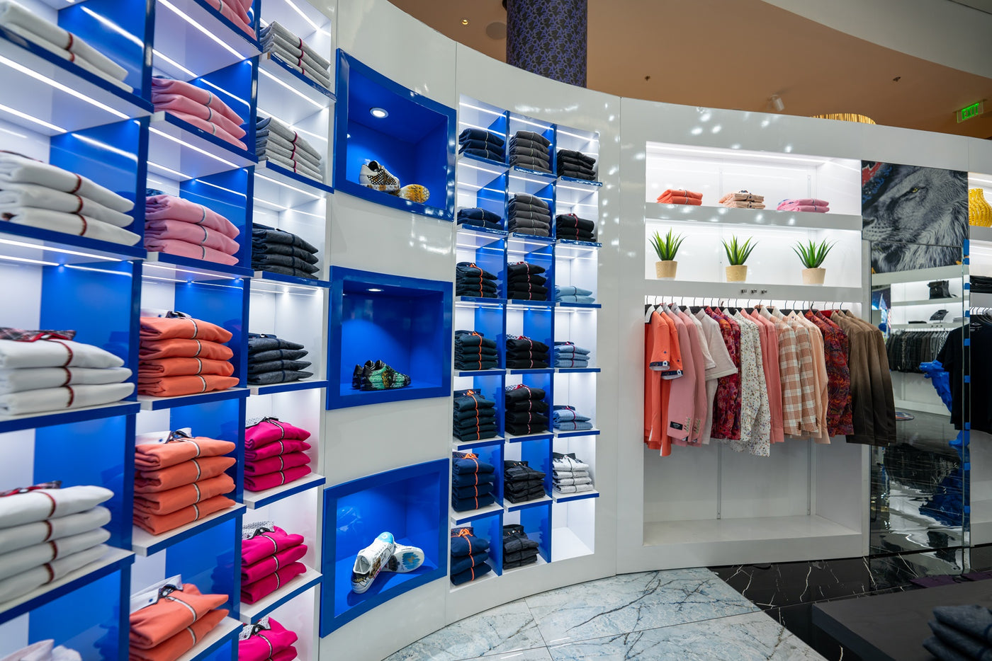 MACEOO boutique interior view 4