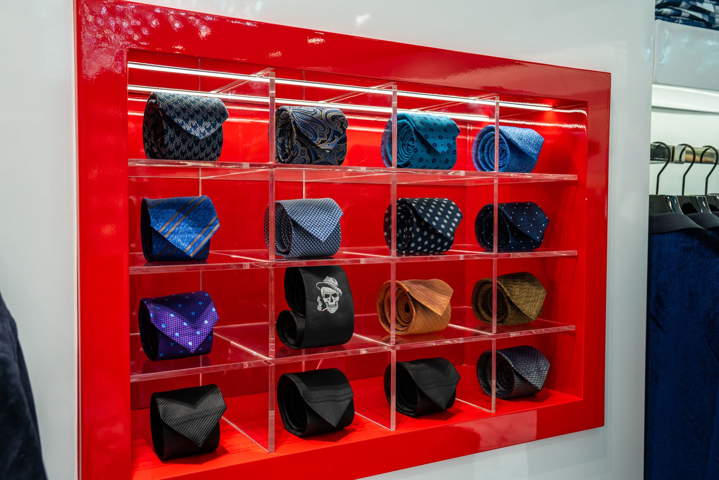MACEOO boutique interior view 7