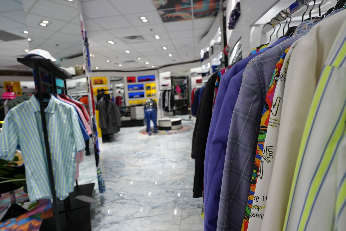 MACEOO boutique interior view 3