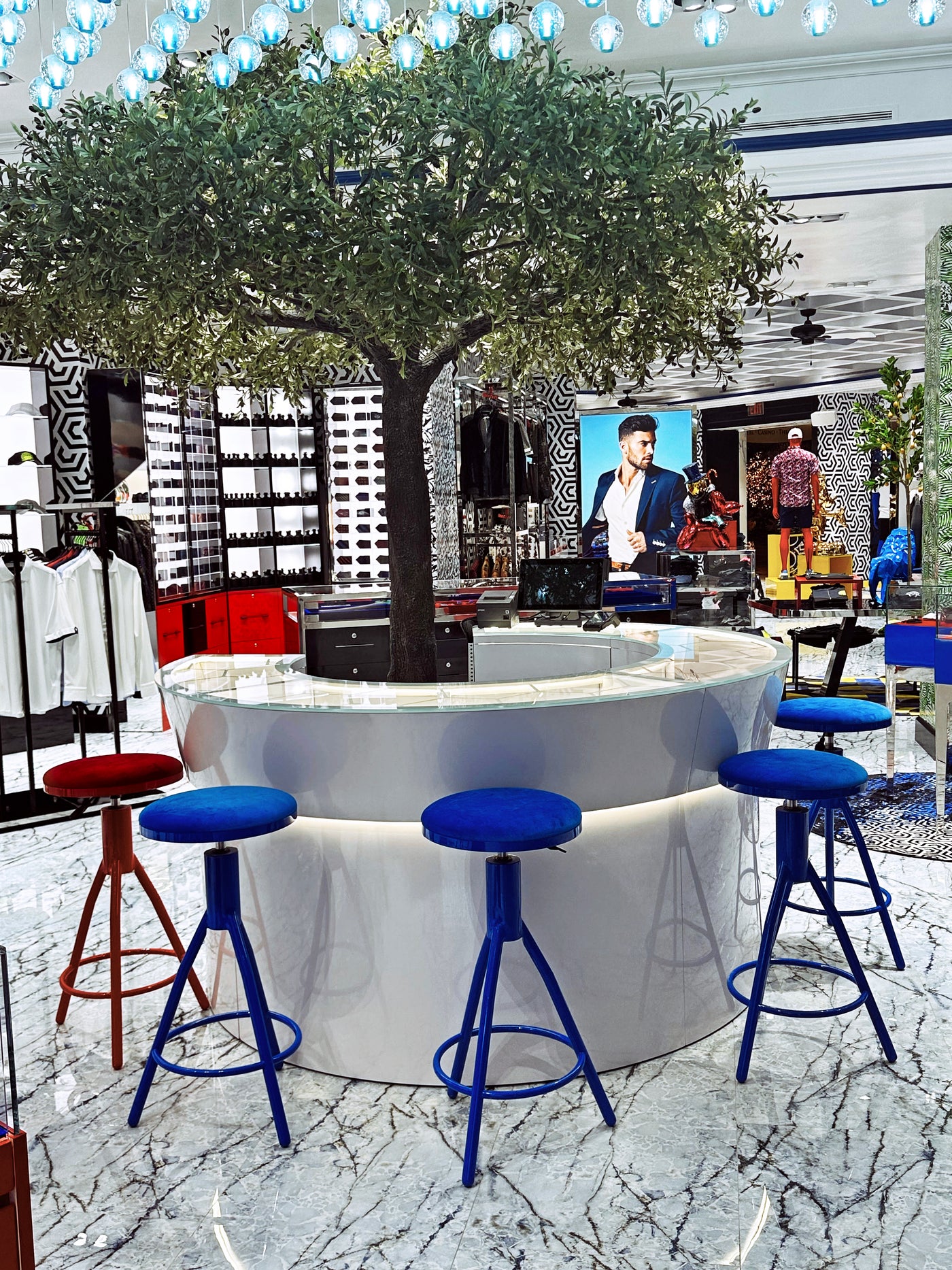 MACEOO boutique interior view 7