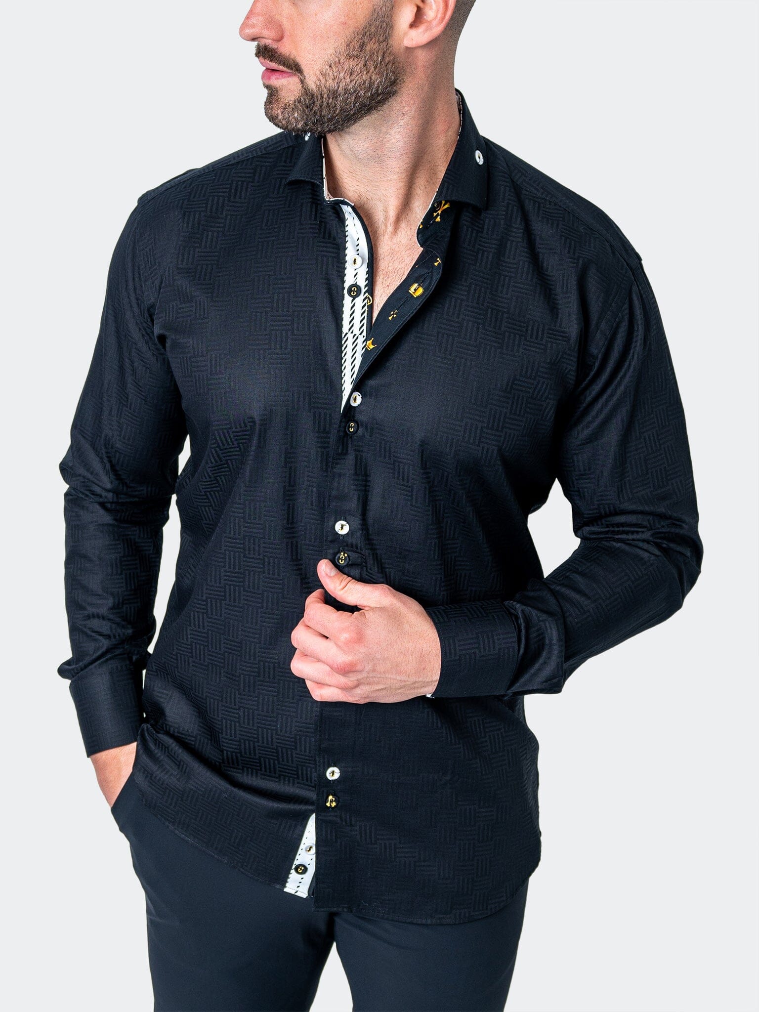 Eins Cubic Black