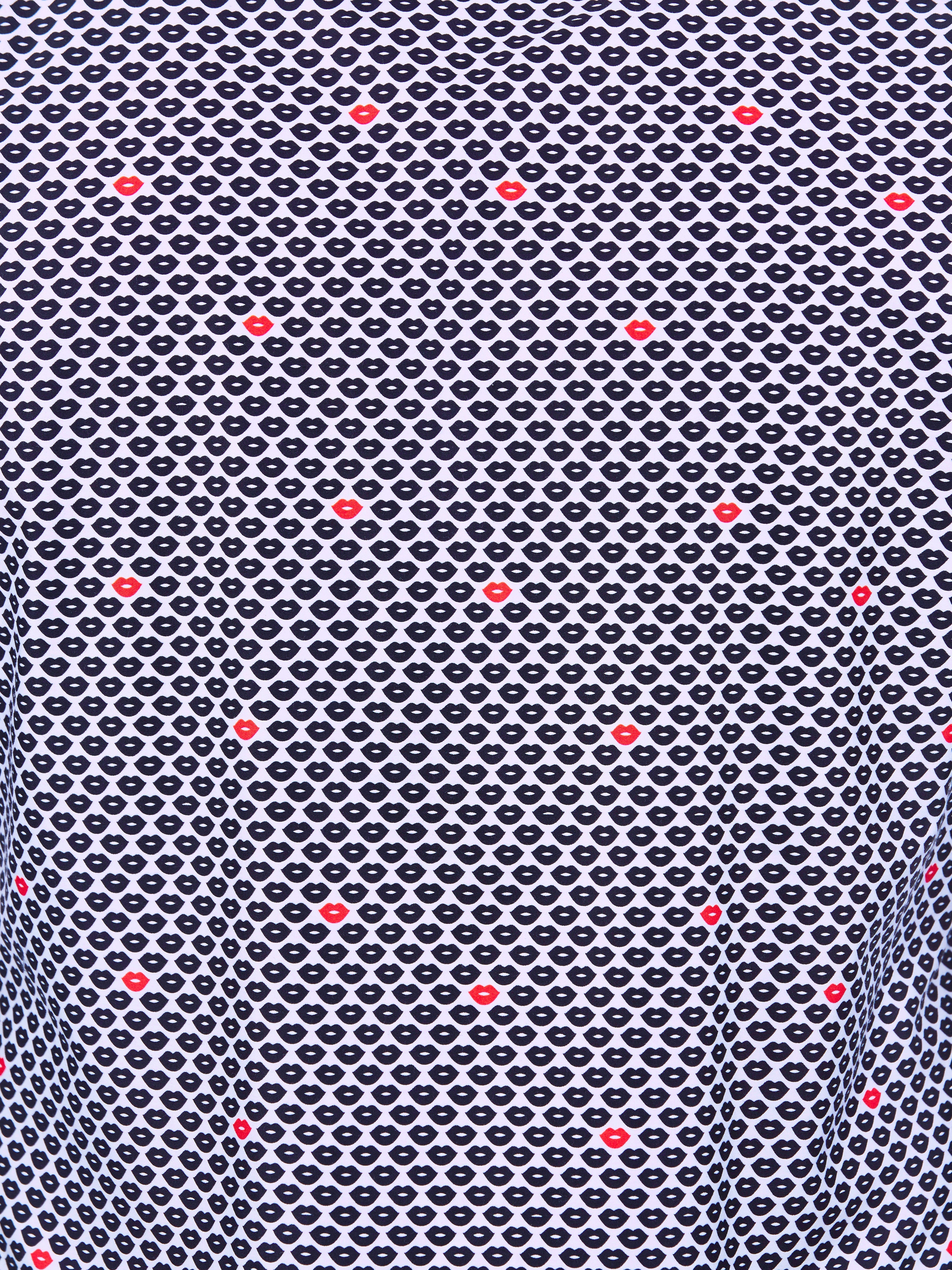 Fibonacci Blacklips Black