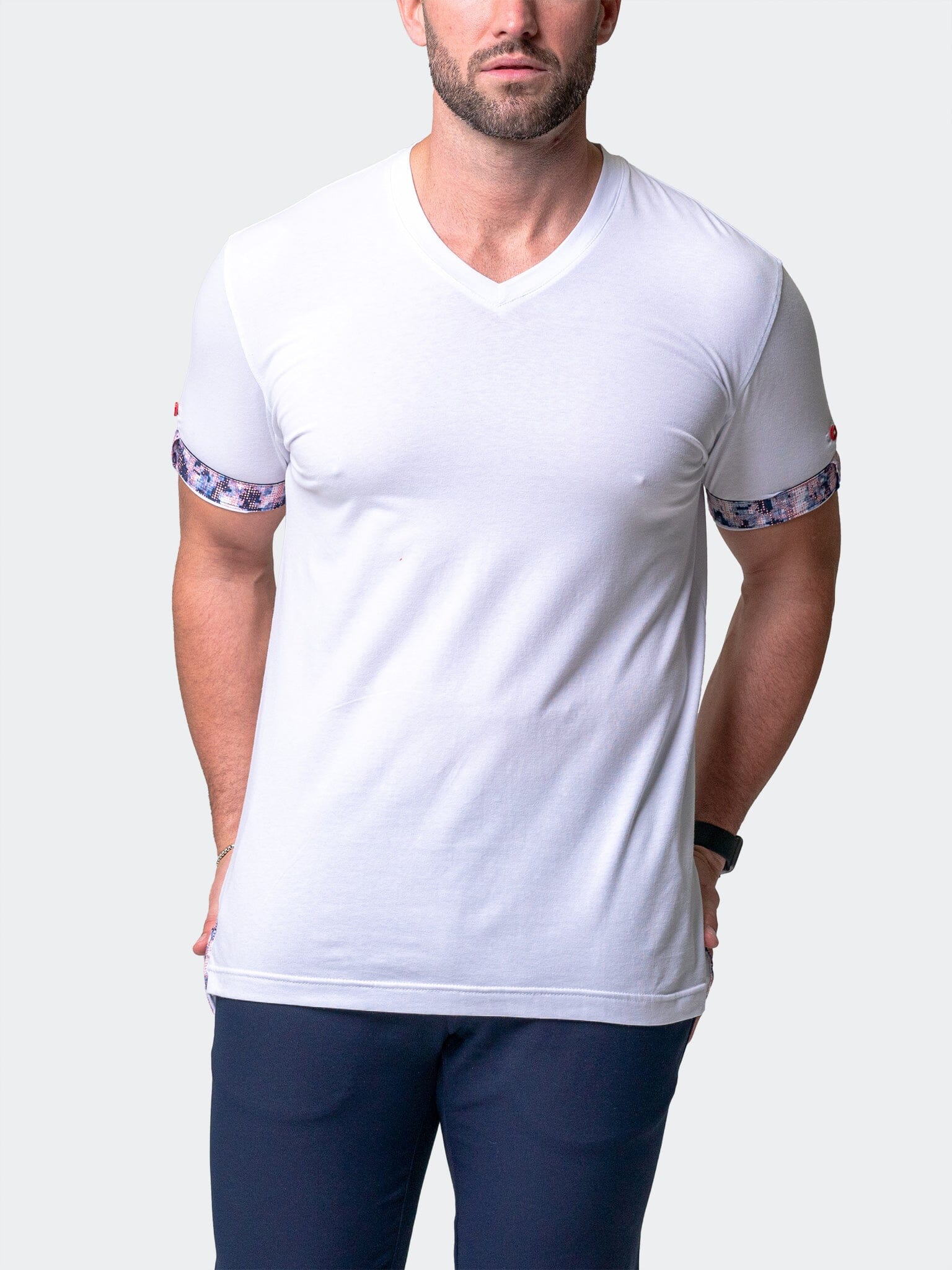 Vivaldi Solid Game White V-Neck