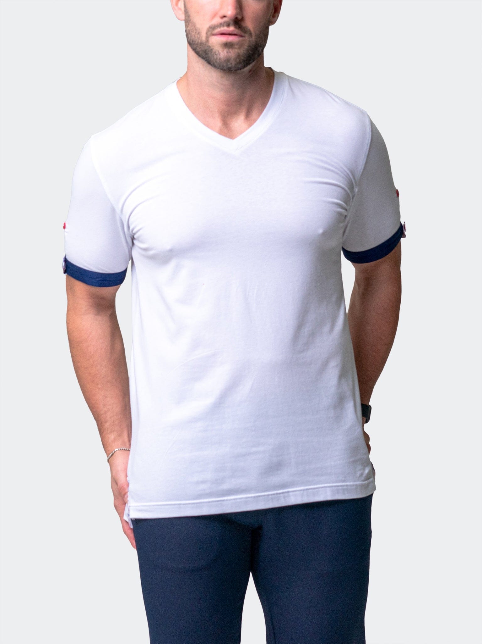 Vivaldi Solid Game White V-Neck