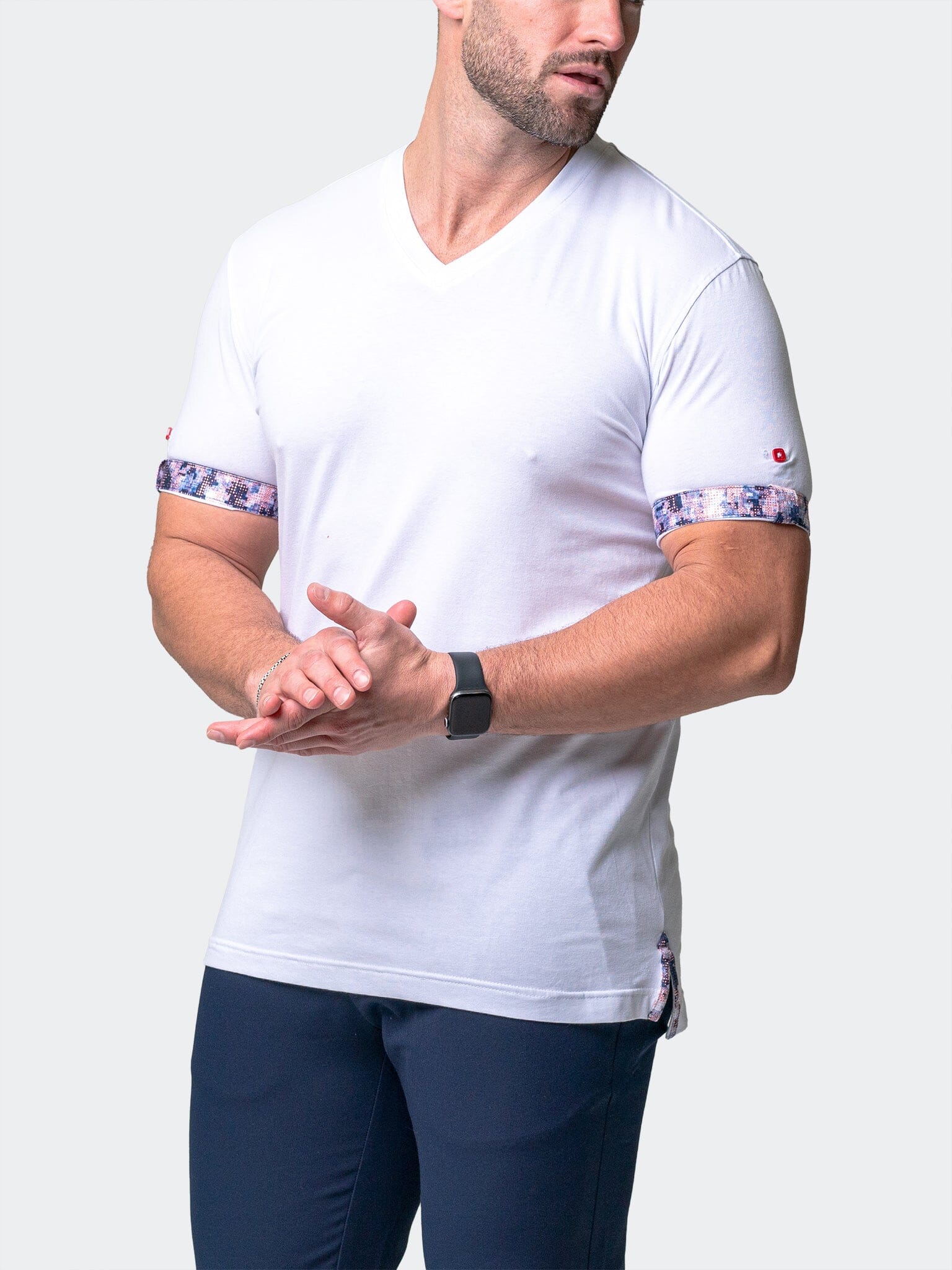 Vivaldi Solid Game White V-Neck