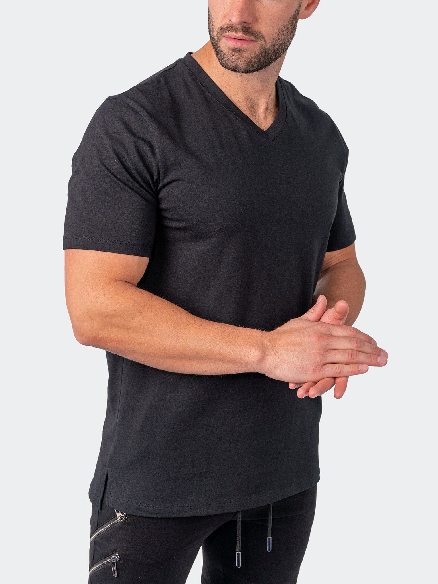 Vivaldi Core Black V-Neck